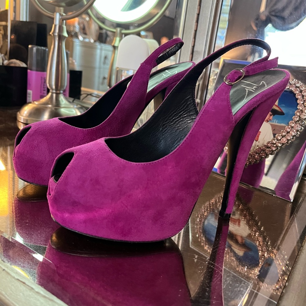 Giuseppe Zanotti Fuchsia Suede Heels-37.5(US 7.5) - Picture 6 of 12